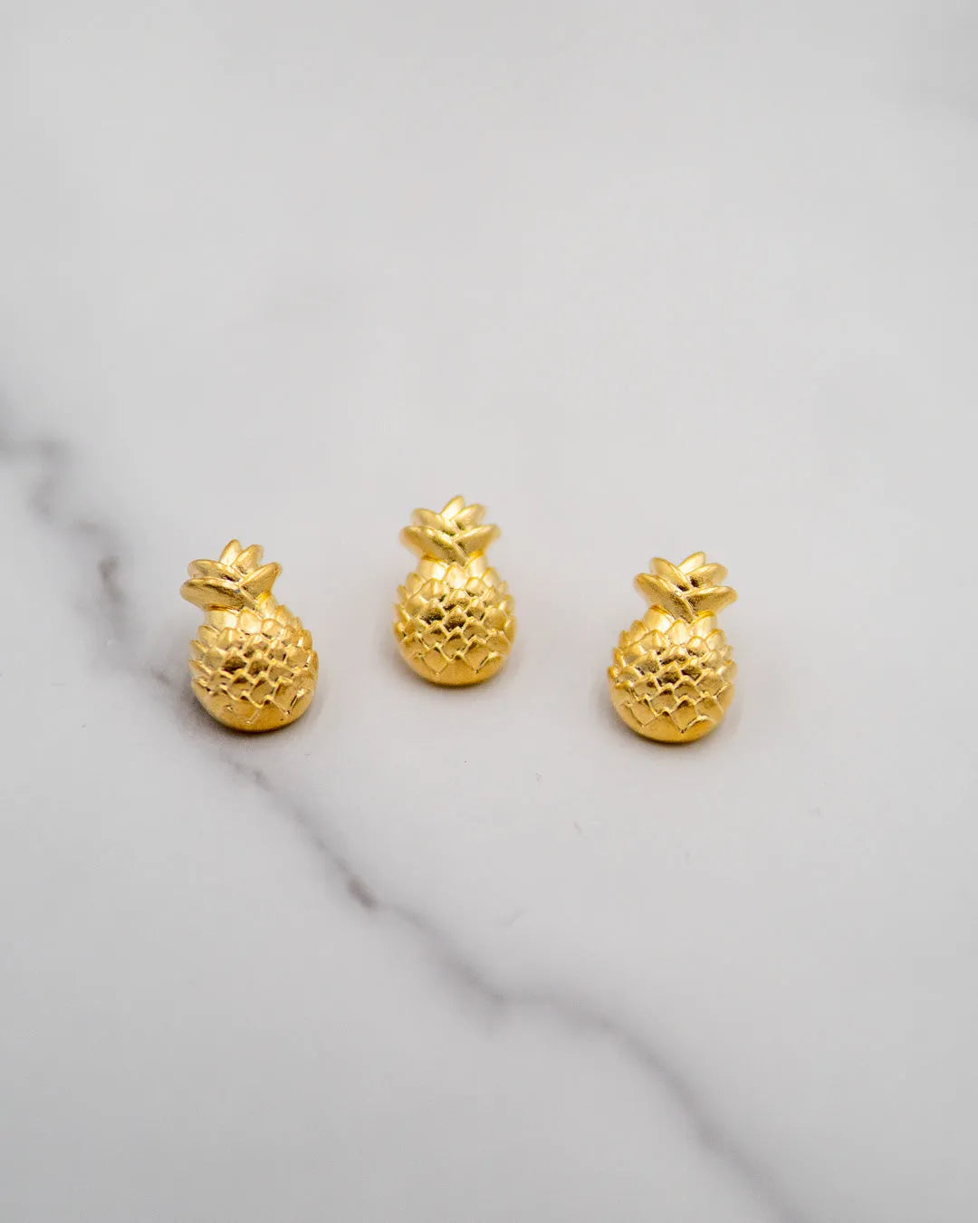 Pineapple metal shanked buttons in gold color - 3/4" / 18 mm