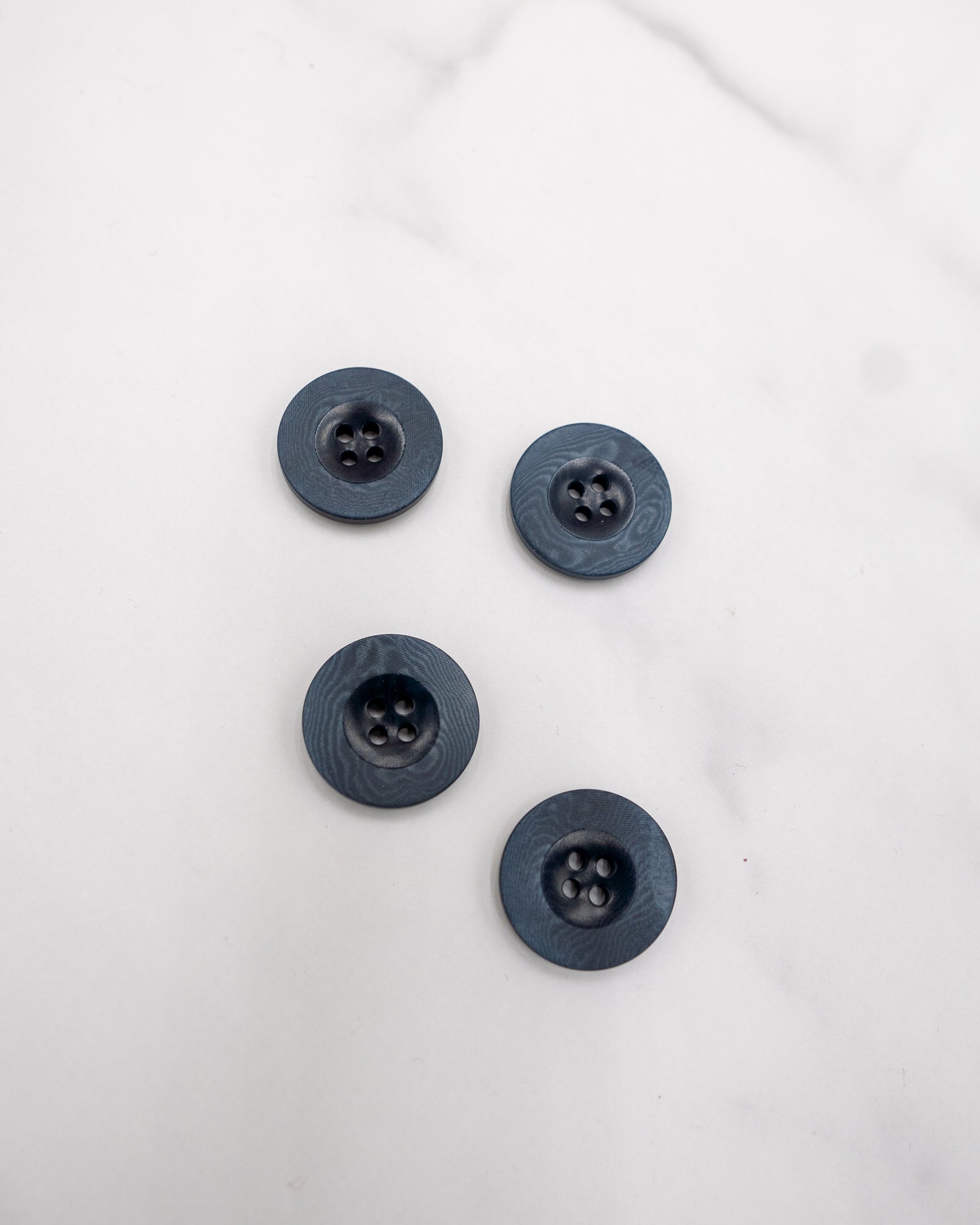 Corozo buttons with light rim and grain - 0.78” /20mm