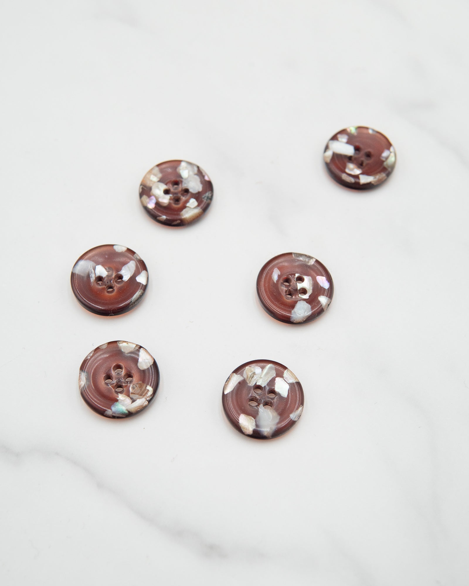 Transparent buttons with shell texture - 20mm