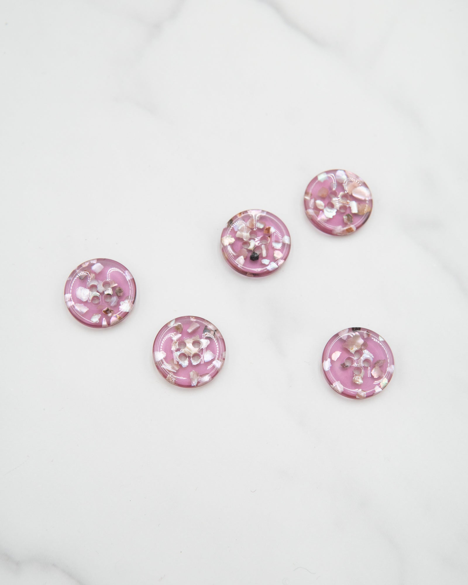 Transparent buttons with shell texture - 20mm